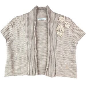 Cabi Womens size M Open Short Sleeve Knit‎ Shrug Cardigan Tan 3D Cropped Beige